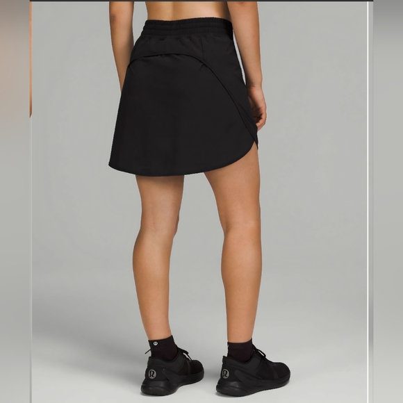 Lululemon Hottyhot High Rise Skirt Black - Picture 4 of 10